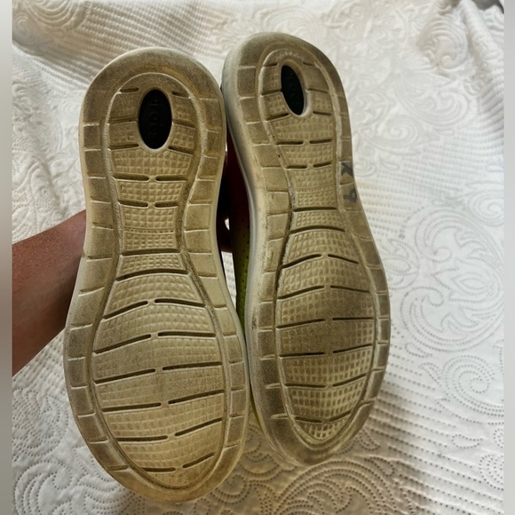 Crocs LiteRide Pacer Shoe Sneaker Mesh Color Dip  Red Yellow Mens 9 - Picture 5 of 9